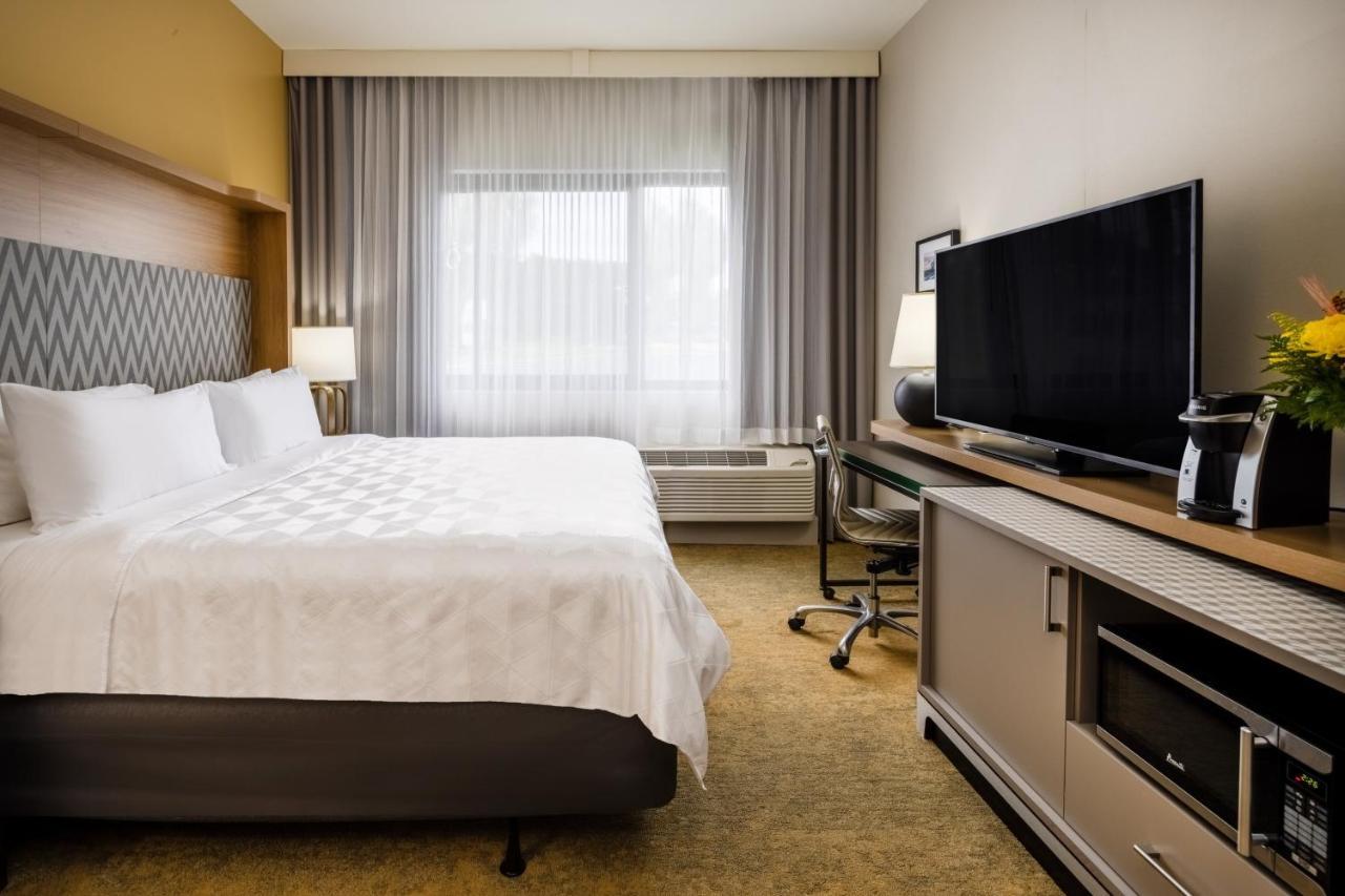 Holiday Inn - Long Island - Islip Arpt East By Ihg Holtsville Экстерьер фото