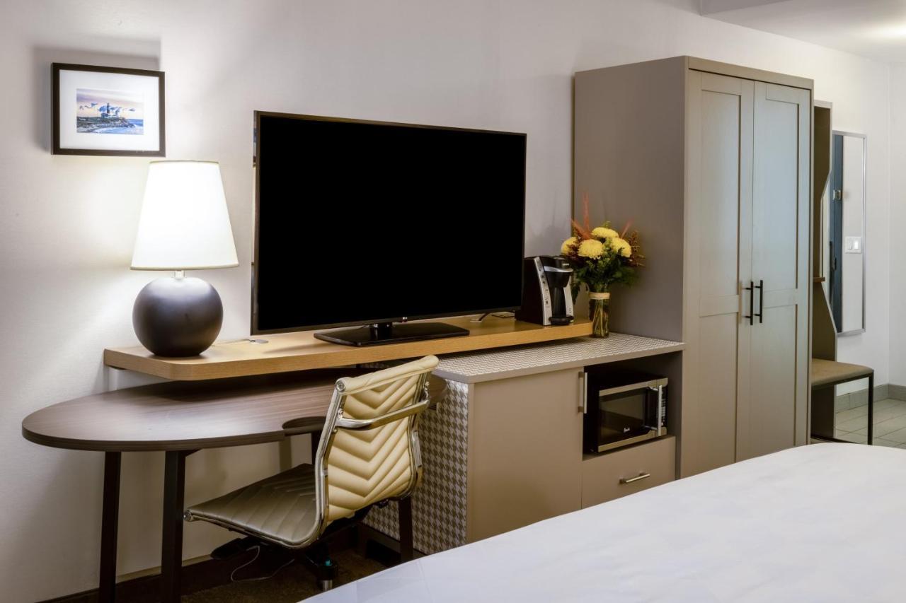 Holiday Inn - Long Island - Islip Arpt East By Ihg Holtsville Экстерьер фото