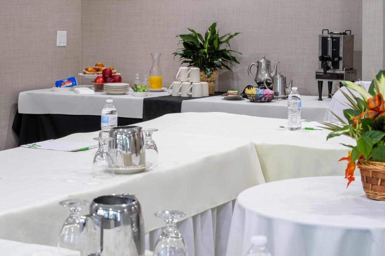 Holiday Inn - Long Island - Islip Arpt East By Ihg Holtsville Экстерьер фото