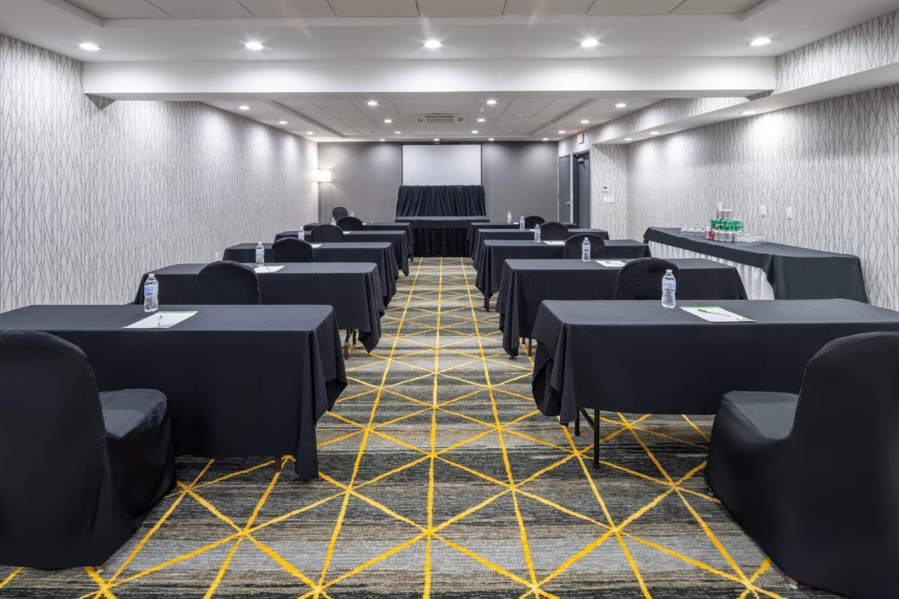 Holiday Inn - Long Island - Islip Arpt East By Ihg Holtsville Экстерьер фото