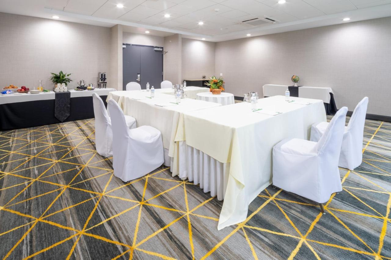 Holiday Inn - Long Island - Islip Arpt East By Ihg Holtsville Экстерьер фото